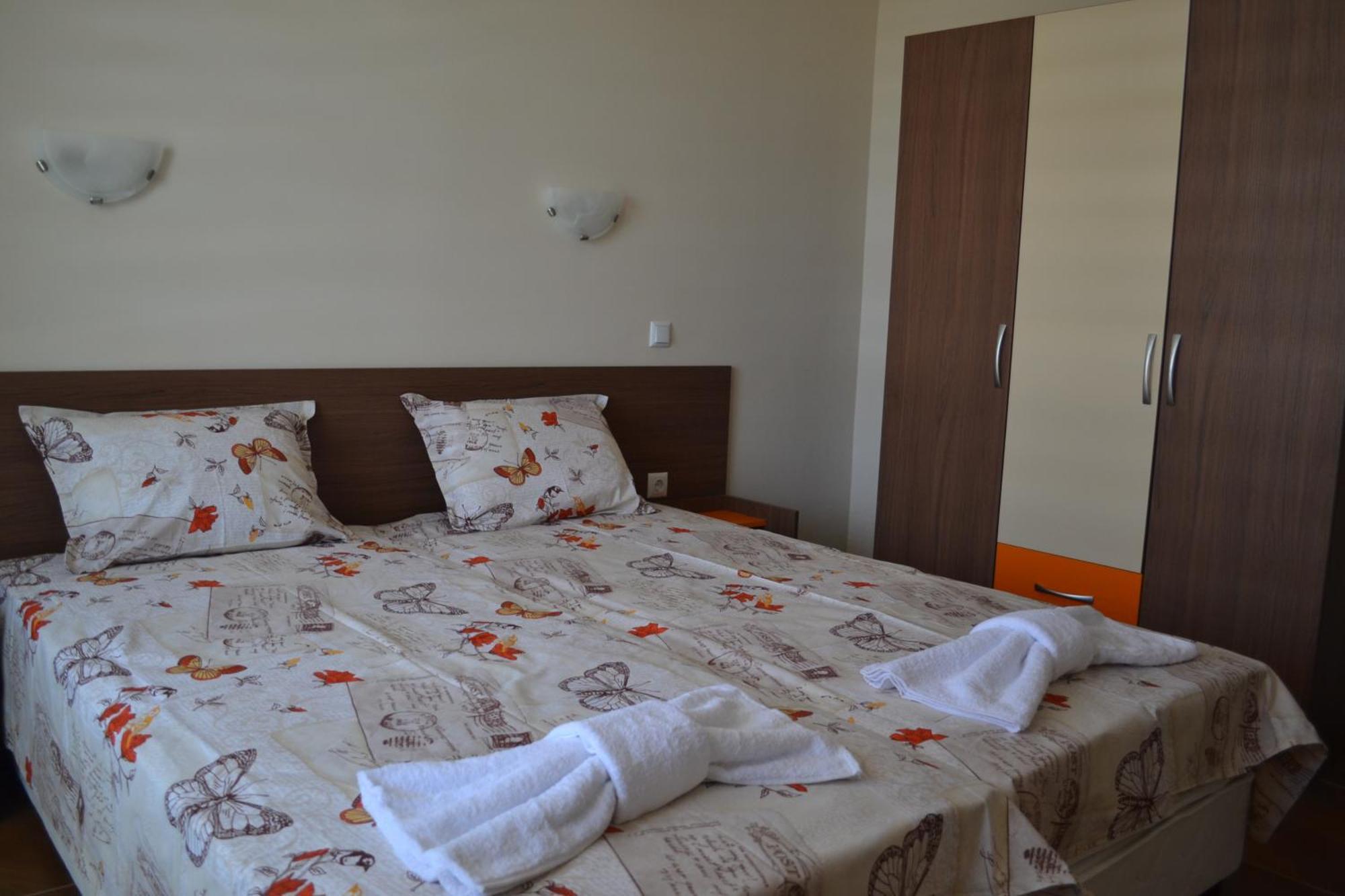 Апартаменти Кастро/Castro Apartments Carevo Kültér fotó