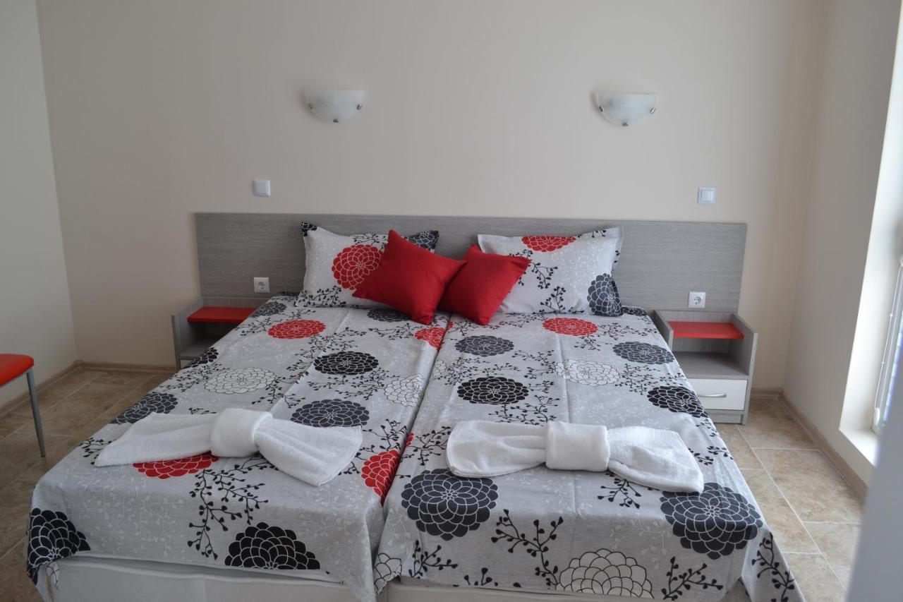 Апартаменти Кастро/Castro Apartments Carevo Kültér fotó