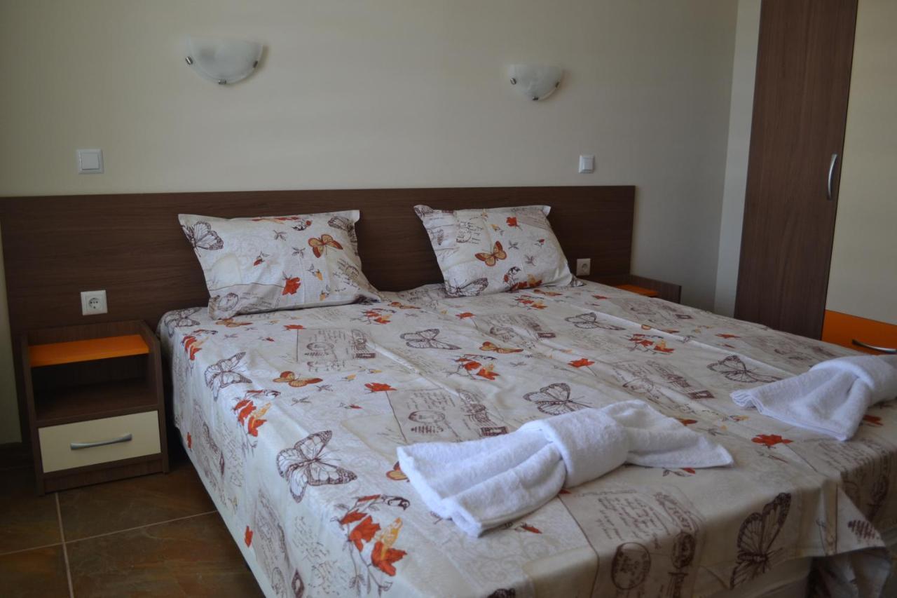 Апартаменти Кастро/Castro Apartments Carevo Kültér fotó