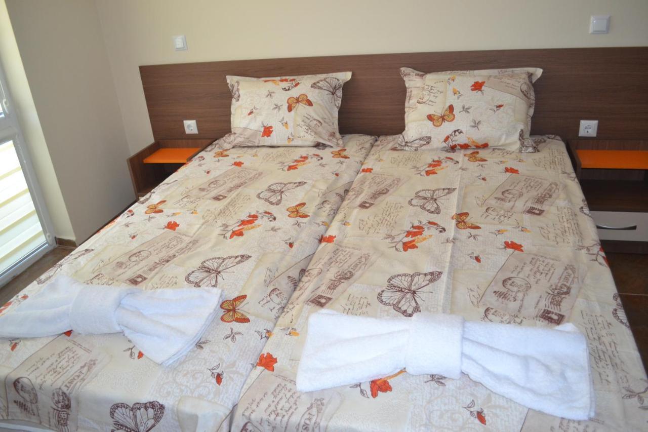Апартаменти Кастро/Castro Apartments Carevo Kültér fotó